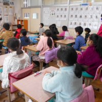 ４年生学級活動（２）よりよい人間関係の形成～専門スタッフＳＳＷによるアンガーマネジメント講座～（１２月８日）