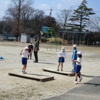 縄跳びがんばっています（２年体育）