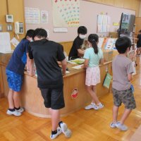 １学期の様子　雨の日の休み時間