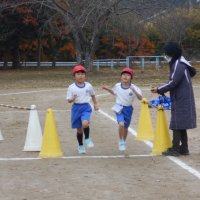 低中学年持久走記録会の試走（１１月２８日）